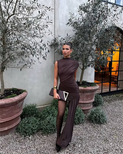 Vestido Marrom Fenda Alta – Elegância Noturna e Sofisticação Absoluta